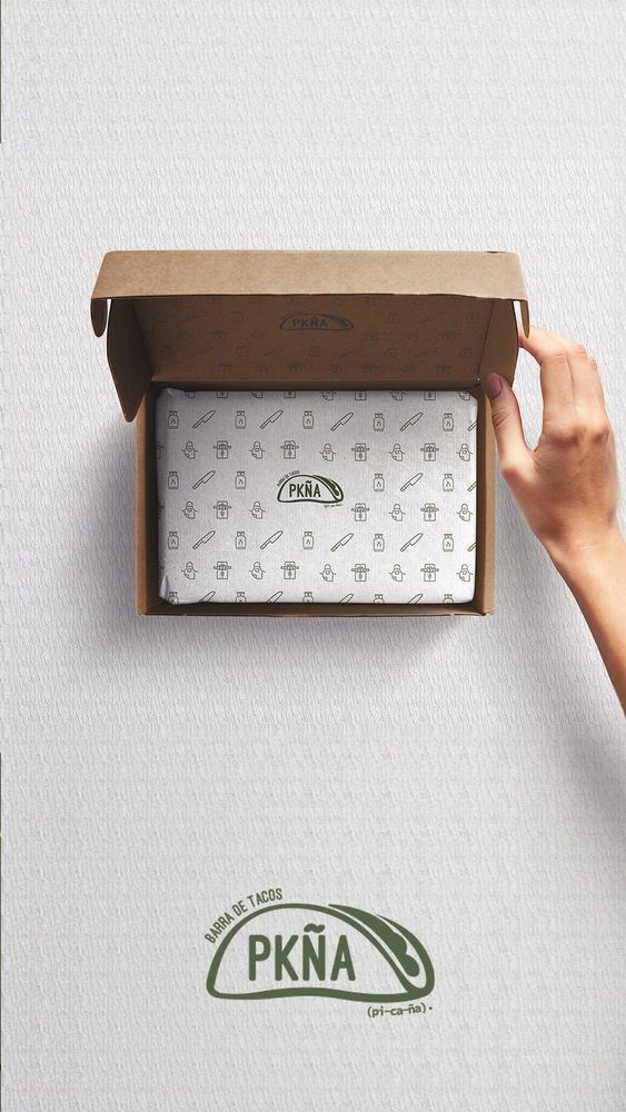 Unboxing del Kit PKÑA con papel de marca